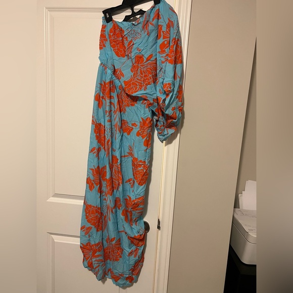 NWT Floral One-Shoulder Maxi Dress. Swaying Breeze Tropical Maxi Dress - Picture 6 of 8